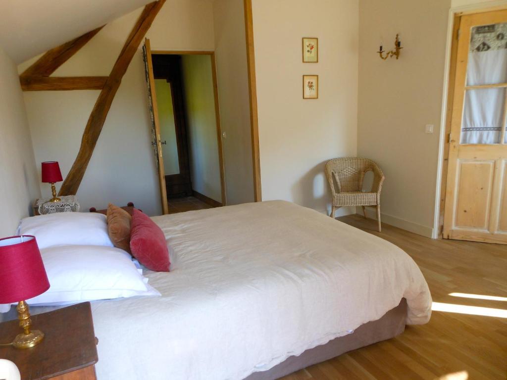 Auberge De La Tuilerie Surgy Værelse billede