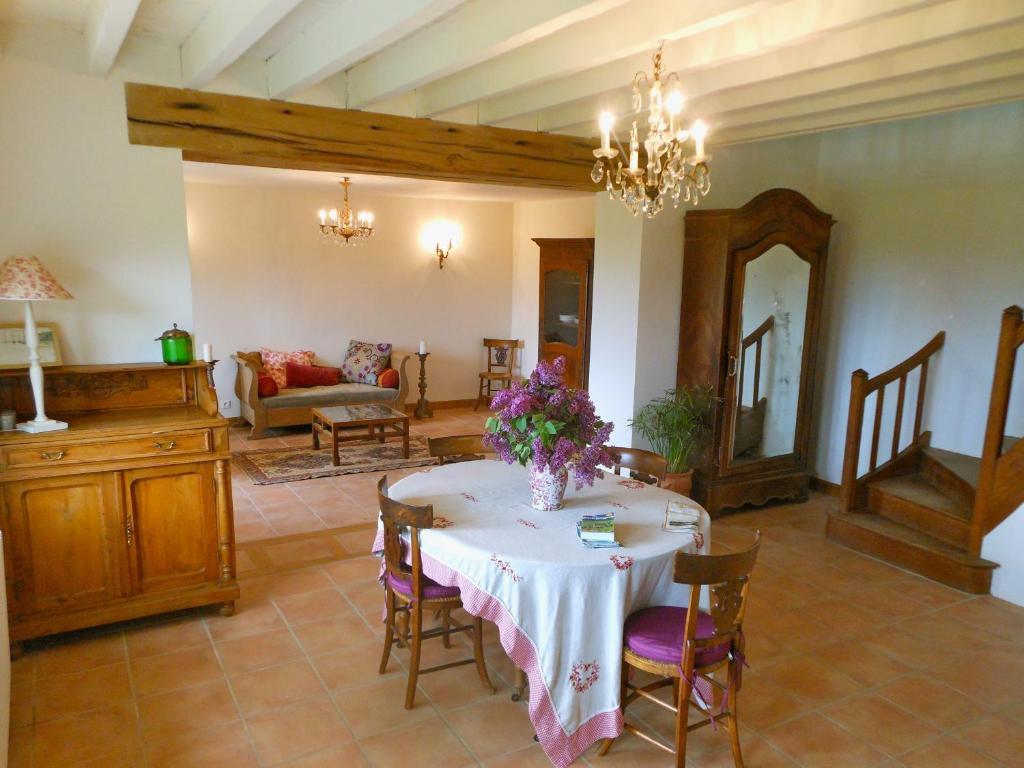 Auberge De La Tuilerie Surgy Eksteriør billede